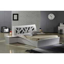 ΚΡΕΒΑΤΙ ΙΟΚΑΣΤΗ ΛΕΥΚΗ ΛΑΚΑ